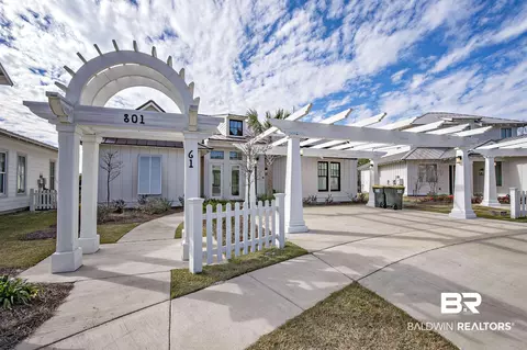801 Kingston Ln, Gulf Shores, AL 36542