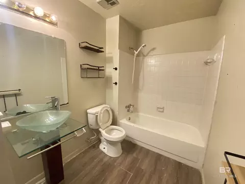 Bath - 2616 Arc Rd, Mobile, AL 36605 photo 3 of 4