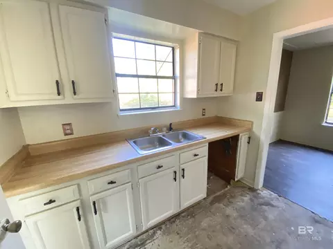 Kitchen - 2616 Arc Rd, Mobile, AL 36605 photo 3 of 3
