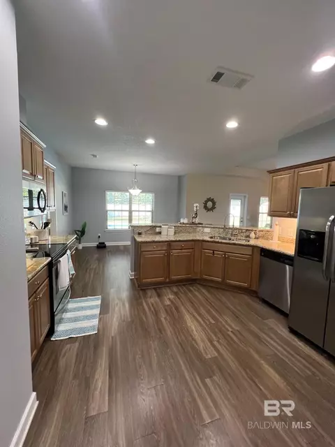 Kitchen - 10257 Lyttleton Loop, Lillian, AL 36549 photo 2 of 3