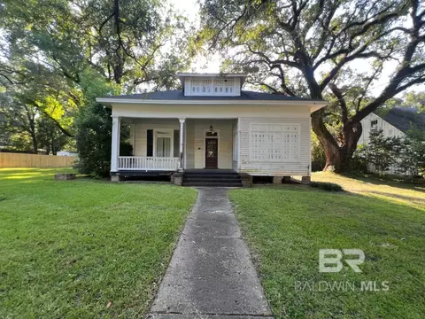 104 Mohawk St, Mobile, AL 36606