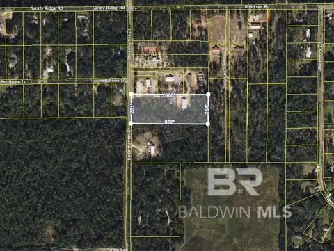 12852 Bodenhamer Rd, Foley, AL 36535