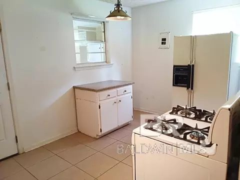 Kitchen - 25240 Pine St, Elberta, AL 36530 photo 3 of 3