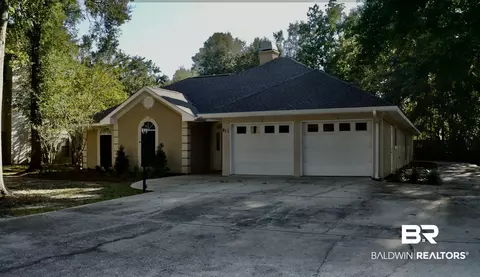 911 Mixon Ave, Bay Minette, AL 36507