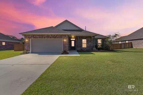 588 Crackwillow Ave, Fairhope, AL 36532