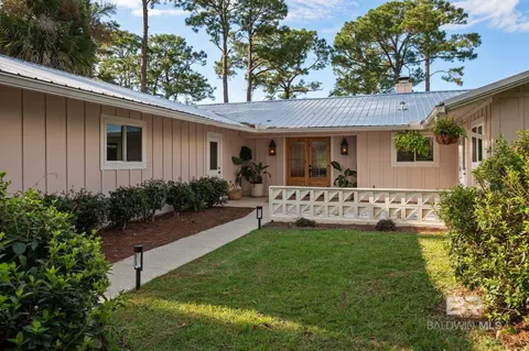 510 W Canal Dr, Gulf Shores, AL 36542