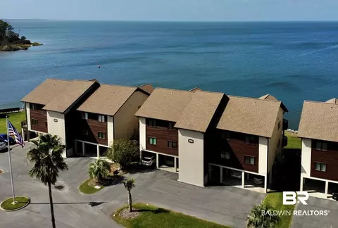 3781 Spinnaker Dr #102, Gulf Shores, AL 36542