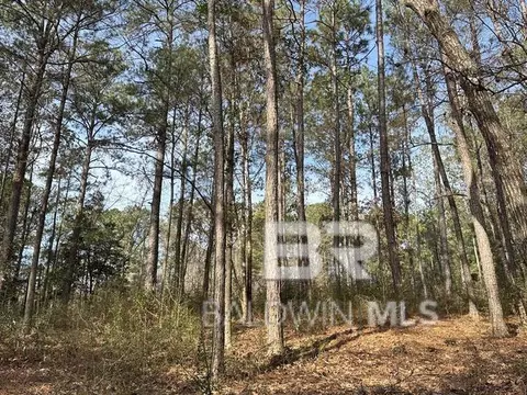2122 Flat Creek Dr, Bay Minette, AL 36507
