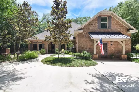 1 Greenbrier Ln, Fairhope, AL 36532