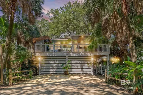 1541 Knob Hill Dr, Gulf Shores, AL 36542