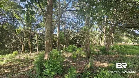 903 Savannah Ct, Summerdale, AL 36580