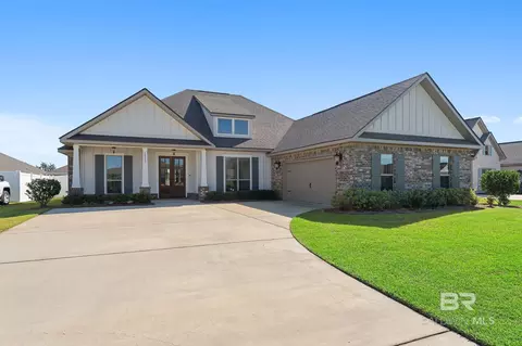 10817 Secretariat Blvd, Daphne, AL 36526