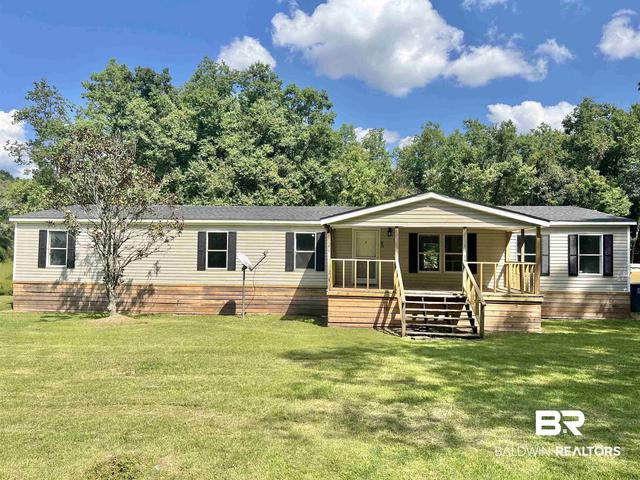 1407 Freemanville Dr, Atmore, AL 36502