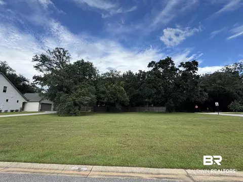 91 Pillars St, Fairhope, AL 36532
