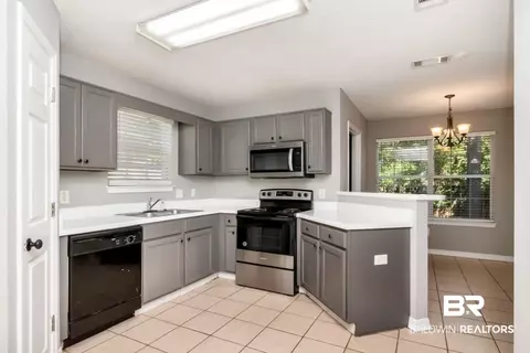 673 Willow Pointe Dr, Mobile, AL 36695 photo 3