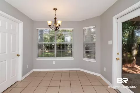 673 Willow Pointe Dr, Mobile, AL 36695 photo 4