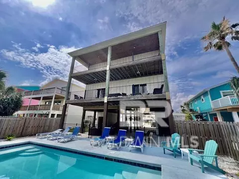 513 W 1st Ave, Gulf Shores, AL 36542