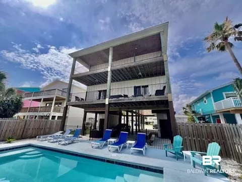 513 W 1st Ave, Gulf Shores, AL 36542