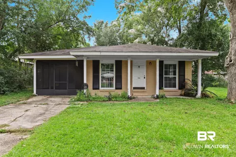 114 S Stuart St, Foley, AL 36535
