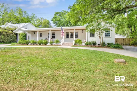 258 S School St, Fairhope, AL 36532