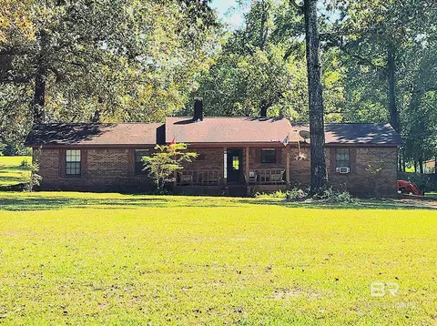 315 Bridlepath Ln, Flomaton, AL 36441