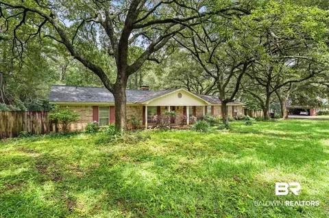 Exterior - 8100 Danielle Dr, Mobile, AL 36695 photo 4 of 5