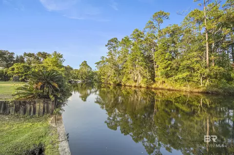 10088 Coleman Ln, Elberta, AL 36530