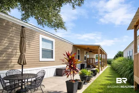 16707 State Highway 180 #67, Gulf Shores, AL 36542