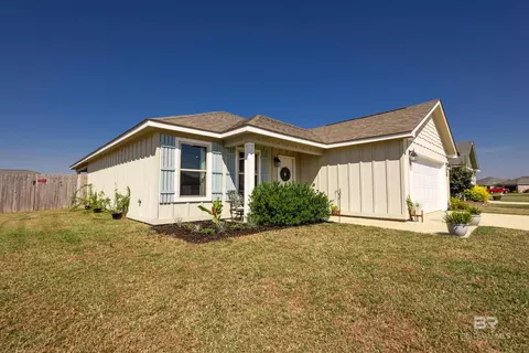 272 Lakefront Cir, Summerdale, AL 36580