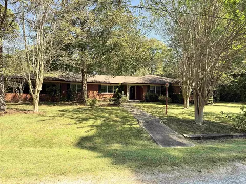 401 E Oak St, Atmore, AL 36502