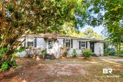 300 Pineview Ln, Mobile, AL 36608 photo 4