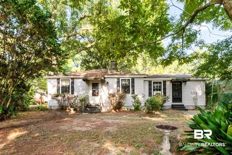 300 Pineview Ln, Mobile, AL 36608 photo 3