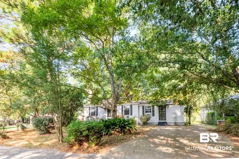 300 Pineview Ln, Mobile, AL 36608 photo 2