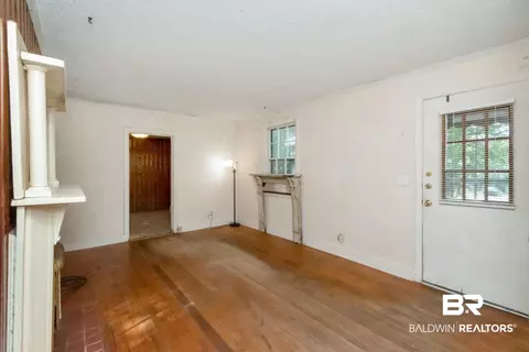 300 Pineview Ln, Mobile, AL 36608 photo 8