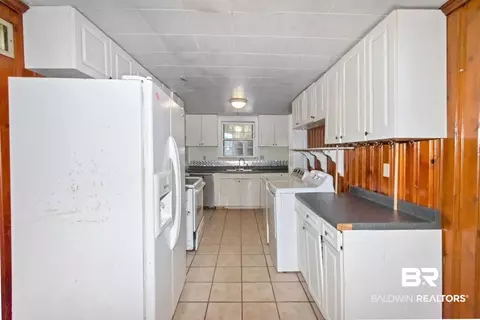 300 Pineview Ln, Mobile, AL 36608 photo 13