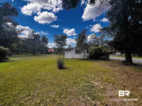 654 W Walnut Ave, Crestview, FL 32536 photo 5