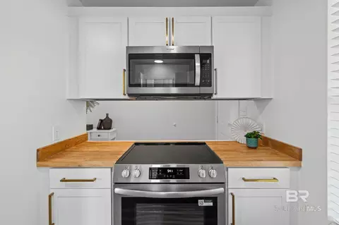 Kitchen - 125 Eagle Dr, Daphne, AL 36526 photo 3 of 4