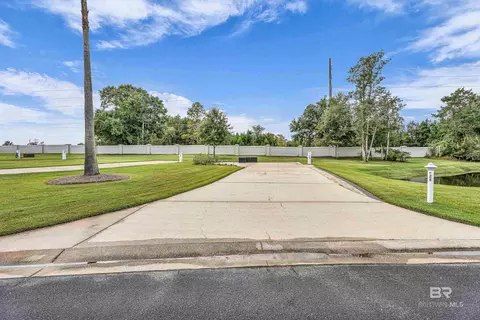 12165 Gateway Dr, Elberta, AL 36530