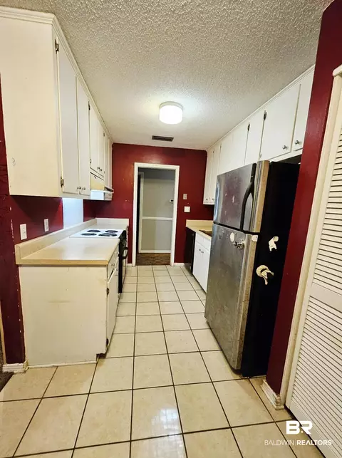 324 Vanderbilt Dr, Mobile, AL 36608 photo 5