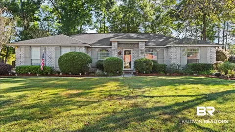 10702 Mahogany Ln, Lillian, AL 36549