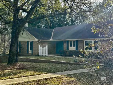 45435 Chalet Dr, Bay Minette, AL 36507