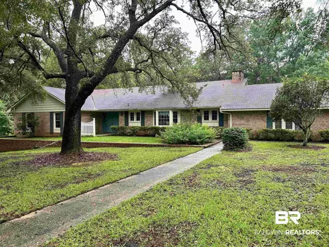 45435 Chalet Dr, Bay Minette, AL 36507