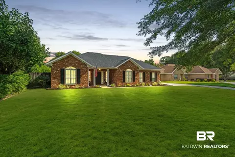8899 Lea Brook St, Fairhope, AL 36532