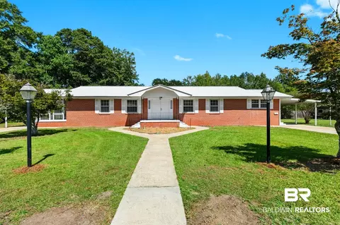 301 E Craig St, Atmore, AL 36502