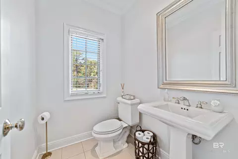 Bath - 6630 E Quarry Dr, Elberta, AL 36530 photo 1 of 6