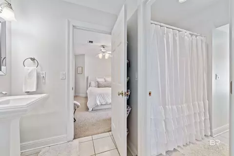 Bath - 6630 E Quarry Dr, Elberta, AL 36530 photo 5 of 6