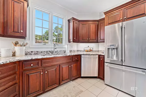 Kitchen - 6630 E Quarry Dr, Elberta, AL 36530 photo 4 of 4