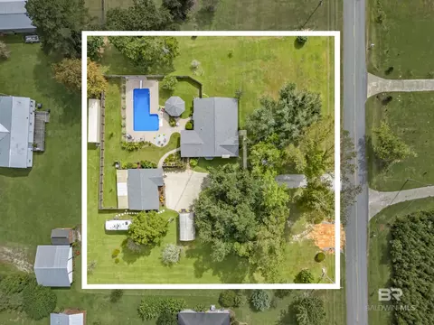 19090 Gunnison Rd, Fairhope, AL 36532