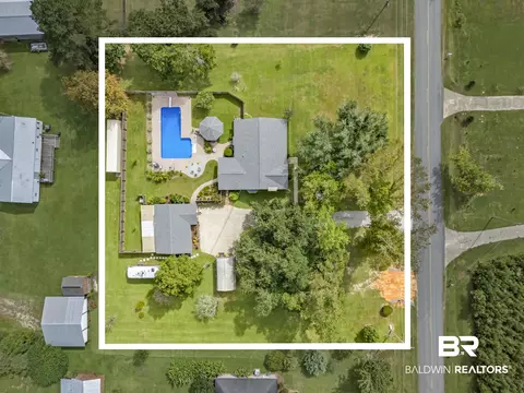 19090 Gunnison Rd, Fairhope, AL 36532