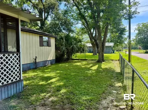 24715 Olive St, Elberta, AL 36530 photo 2
